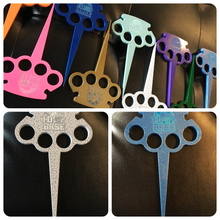 The I-D BASE Packing Tool comes in many colors